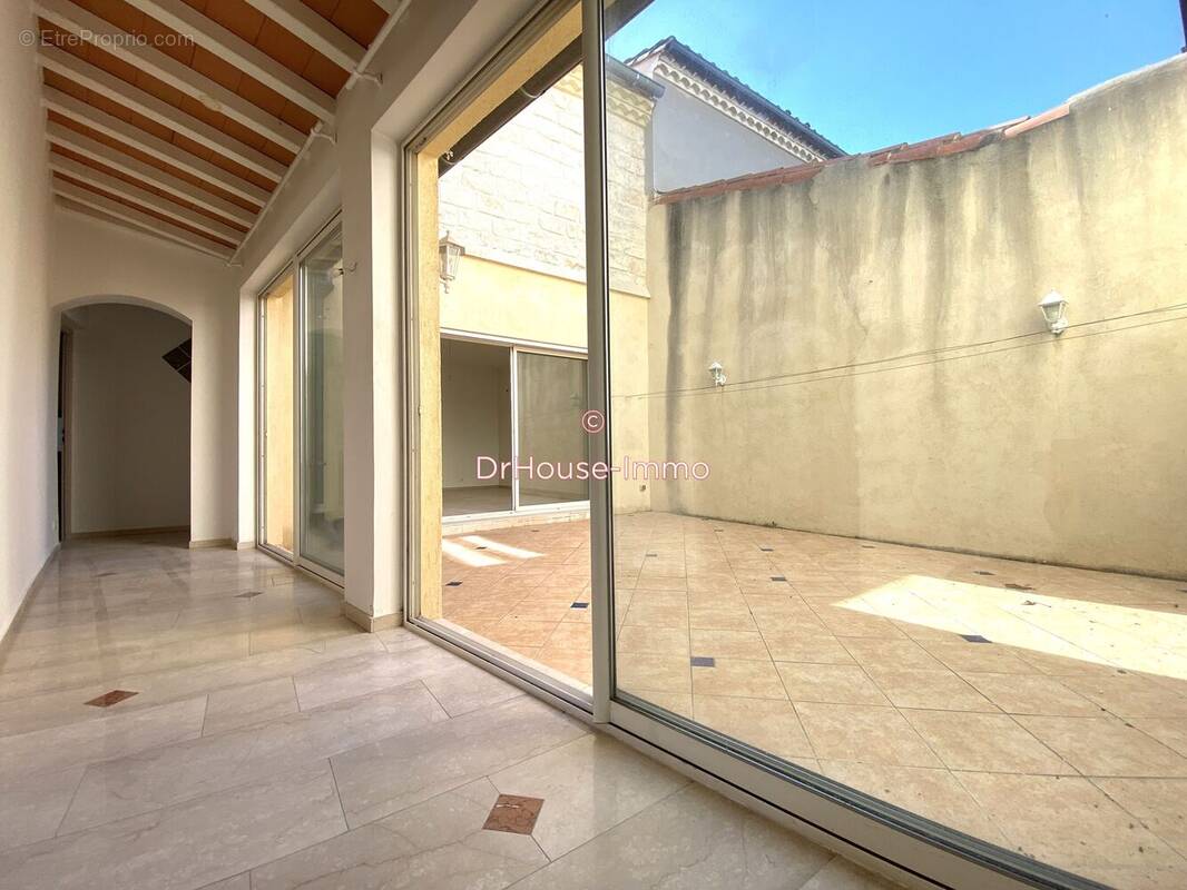 Maison à SAINT-LAURENT-D'AIGOUZE