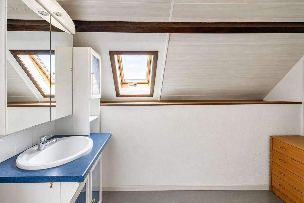 Ancien corps de ferme divisé en 3 logements indépendants ! - photo 12