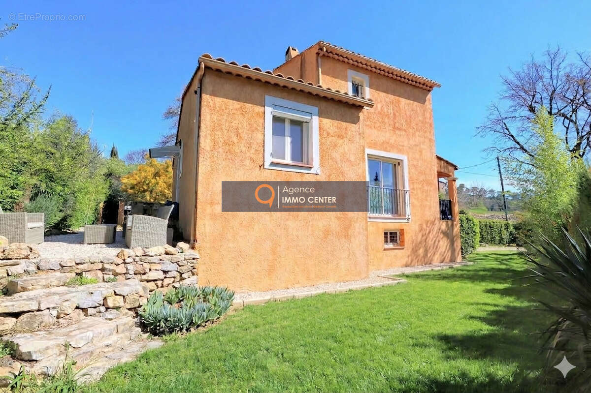 Maison à MEOUNES-LES-MONTRIEUX