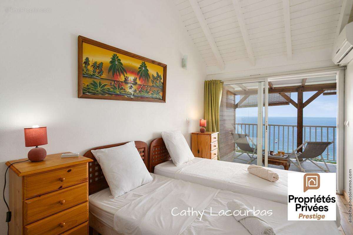 Appartement T3 Duplex, vue mer exceptionnelle - Bouillante - photo 7