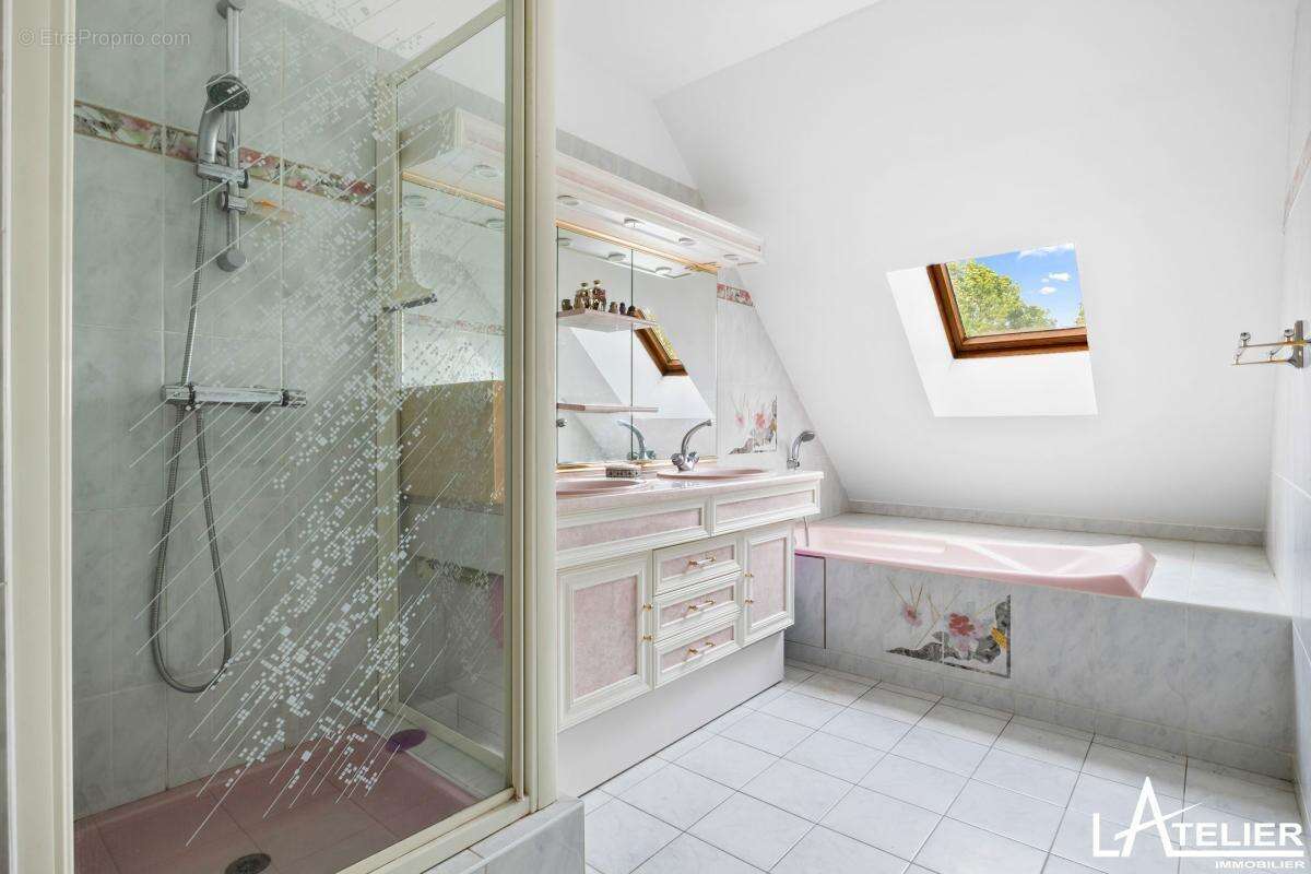 Maison à L&#039;ETANG-LA-VILLE