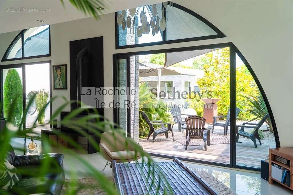 Maison à PORT-DES-BARQUES