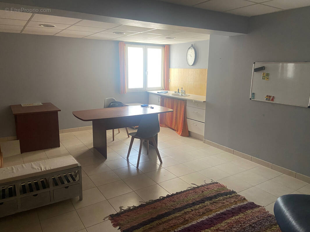 Commerce à SAINT-ESTEVE