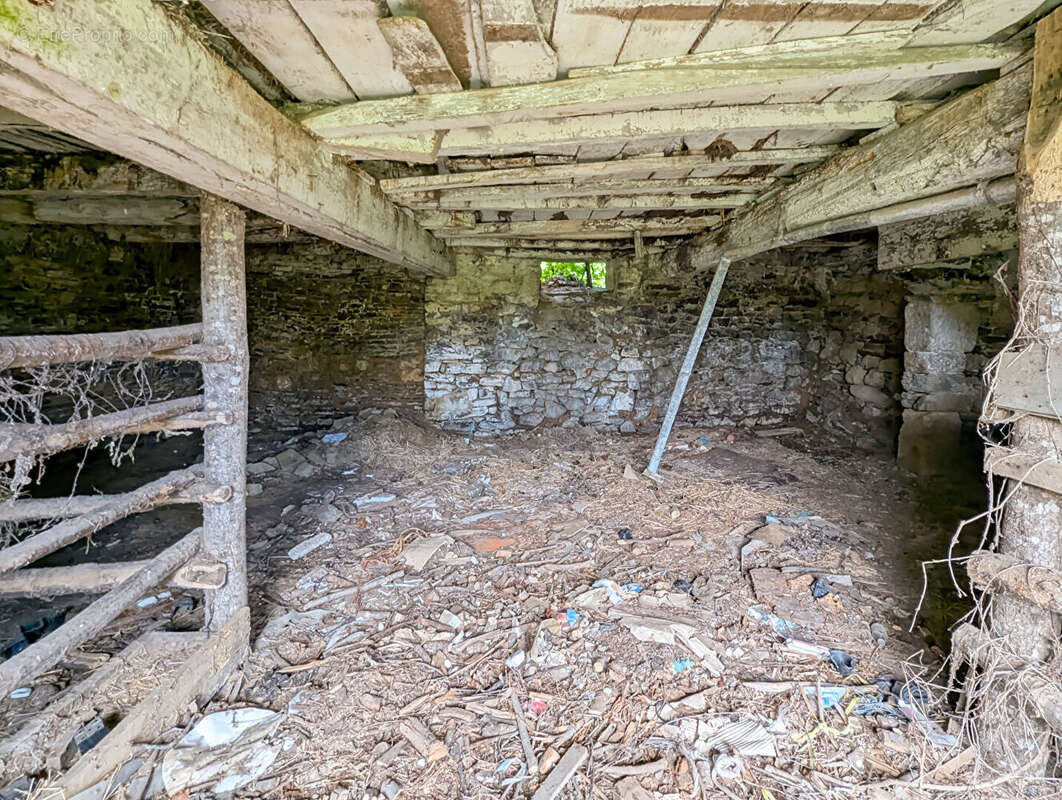 A vendre  - Maison en Pierres 200m² A RENOVER - VAL COUESNON (35460) - photo 10