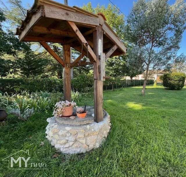 Maison à SAINT-SEURIN-DE-PRATS