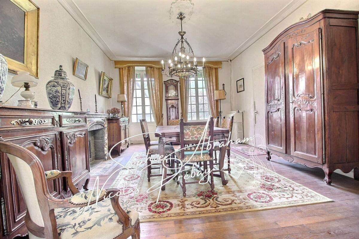 Élégante maison bourgeoise avec parc arboré au coeur de Toury - photo 2
