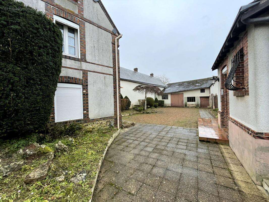 Maison à SAINT-PIAT