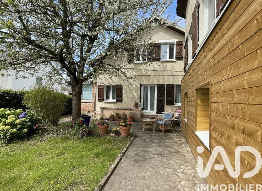 Photo 1 - Maison à SAINTE-GENEVIEVE-DES-BOIS