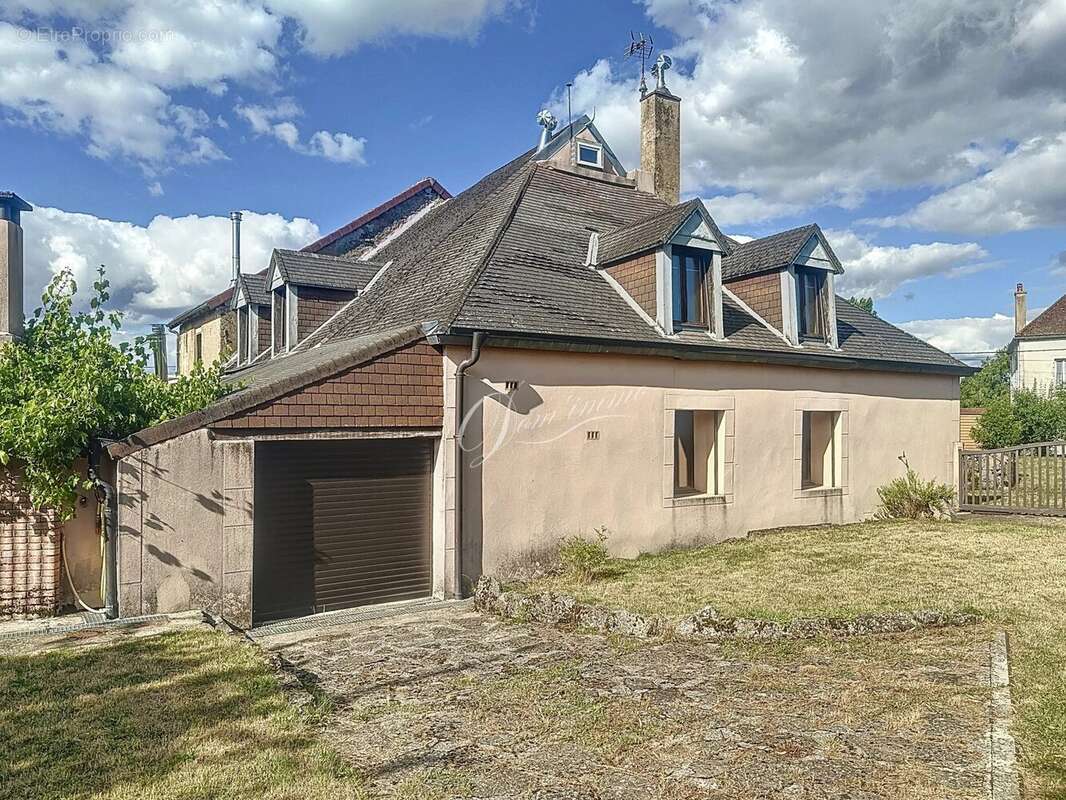 SAULIEU : Grande maison sur deux niveaux, au calme - photo 2