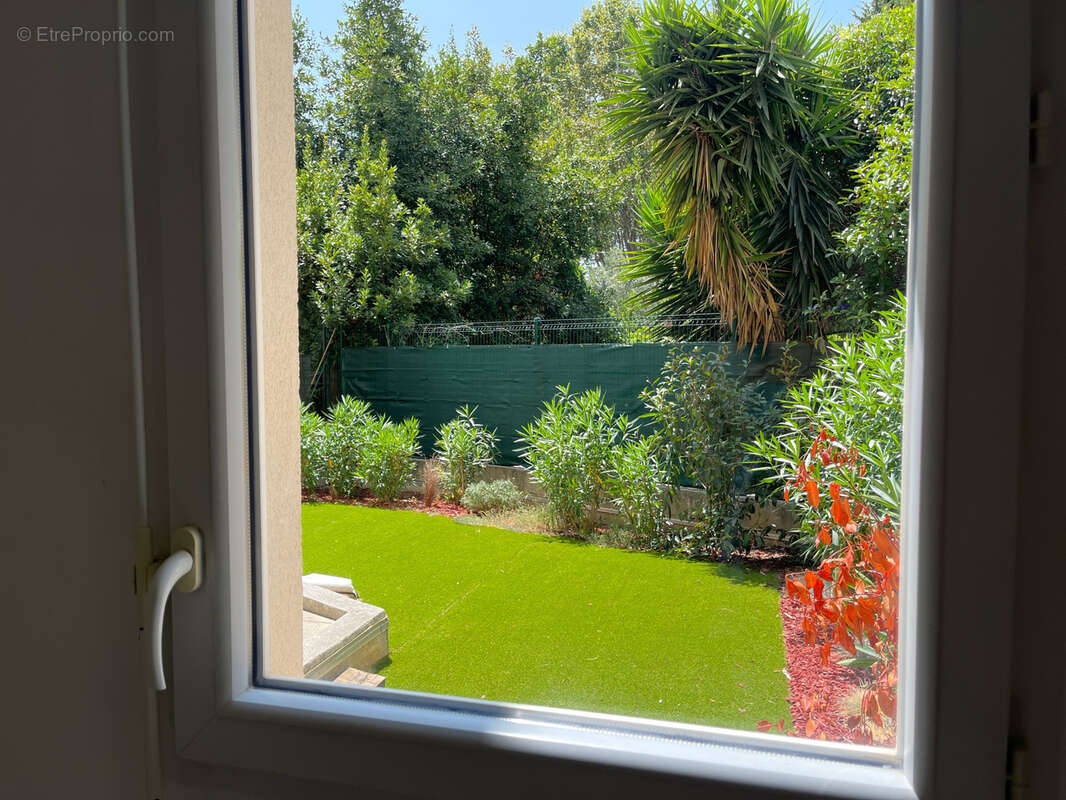 Appartement t3 , terrasse et jardin prive + garage box à la seyne sur mer porte marine - photo 15