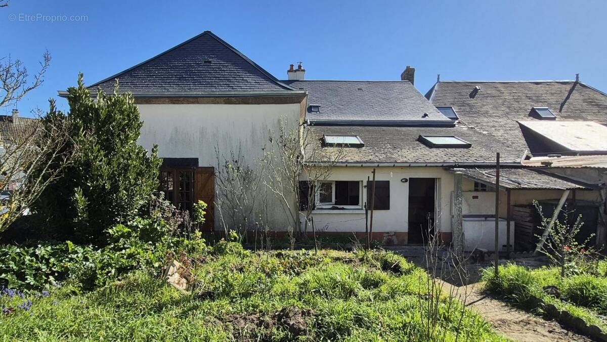 Maison à SAINT-GEORGES-DU-BOIS