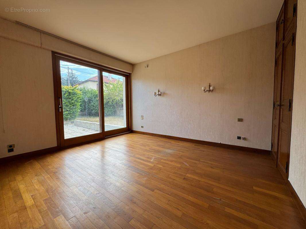 Maison familiale avec jardin, terrasse, sous sol total, 5 chambres - photo 9
