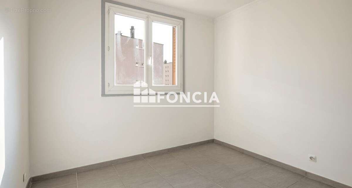 Appartement à FONTAINE