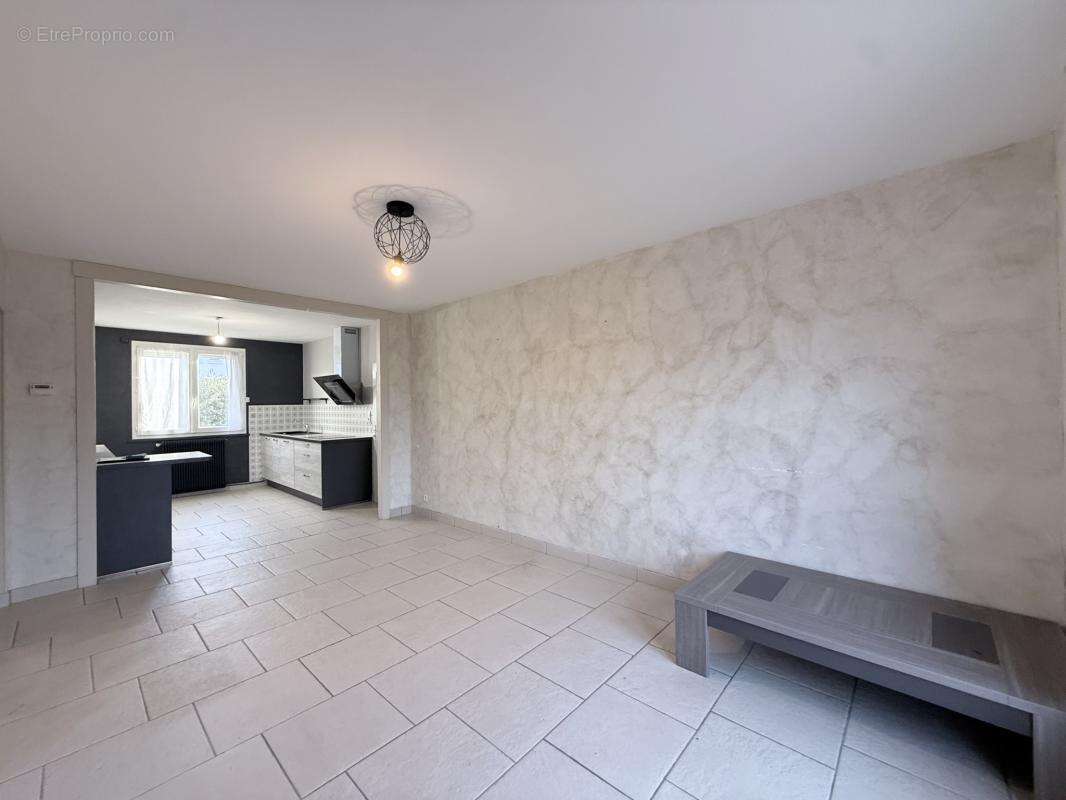 Maison à SAINT-DOULCHARD