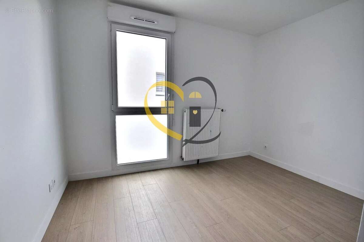 Maison à SAINT-JEAN-DE-BRAYE