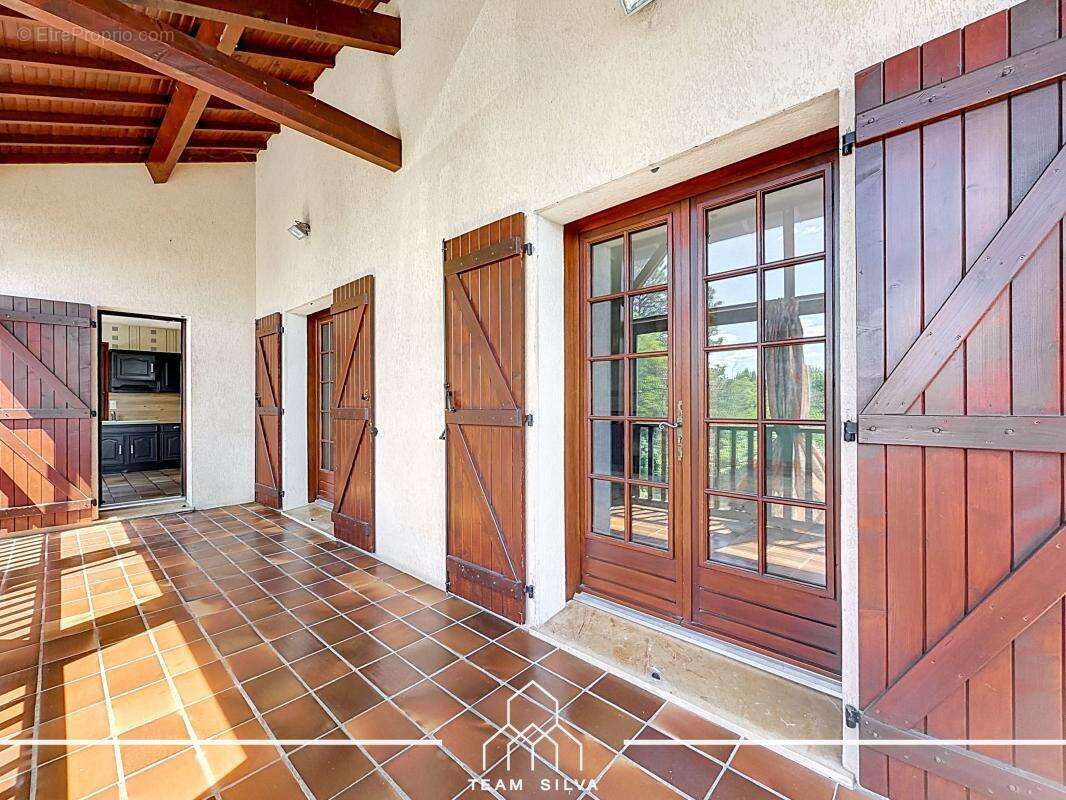 Maison 220 m² à Ternay  - photo 8