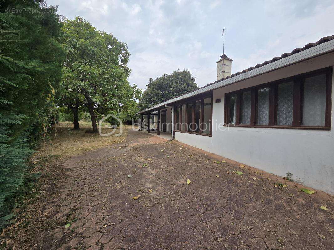 Maison à LIMALONGES