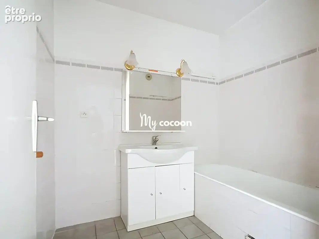 Place Saint Louis - T3 - 70 m² - Balcon Cave - photo 11