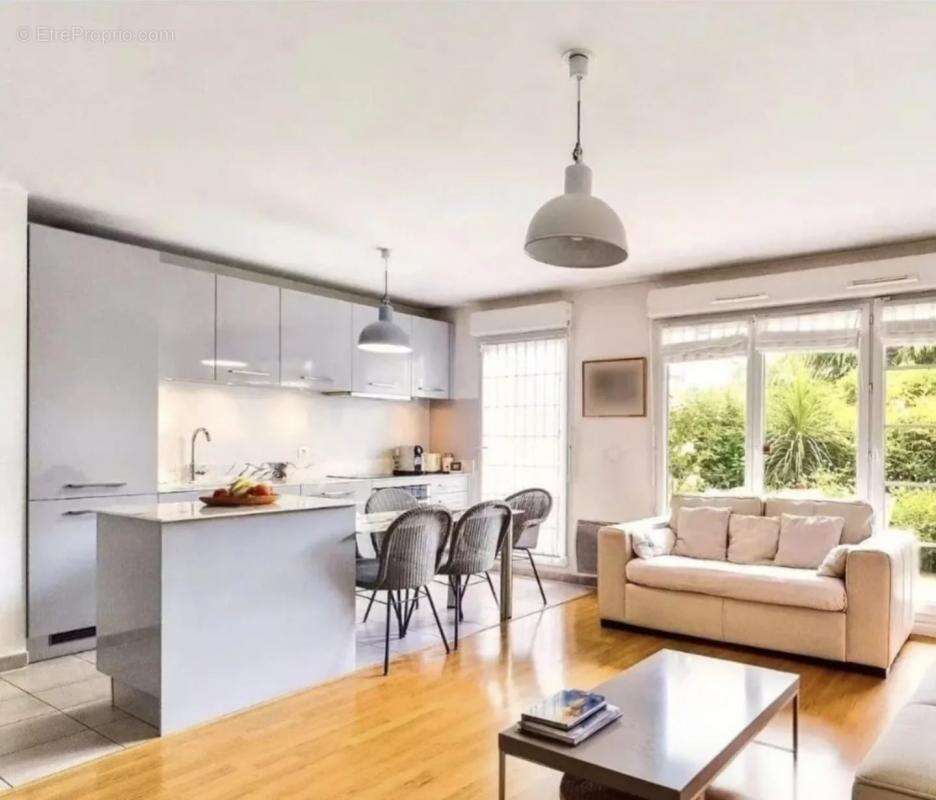 Appartement à SURESNES
