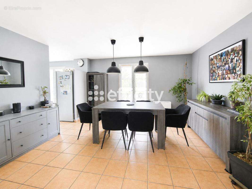 Maison 120 m² à La Chapelle-En-Serval  - photo 5