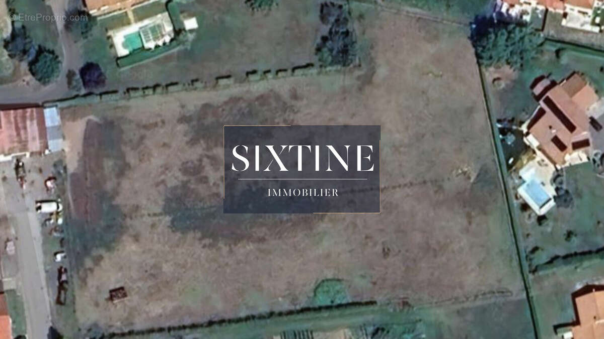 Terrain à LES COTES-D&#039;AREY