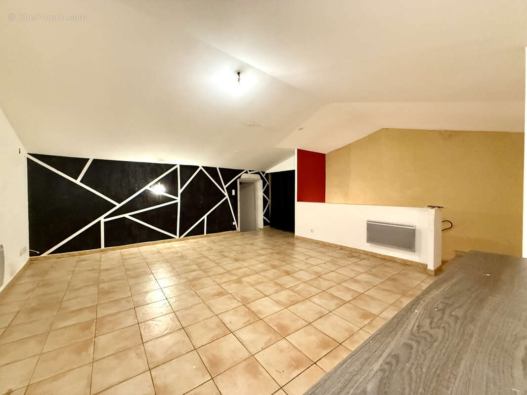 Appartement à PIERRELATTE