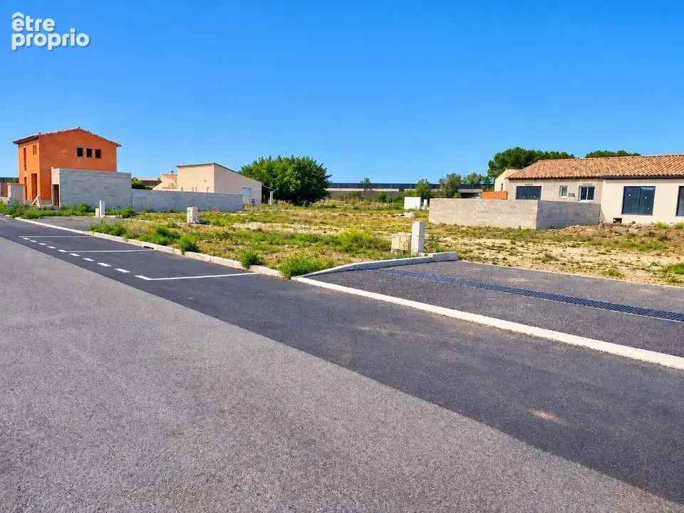 Photo Terrain à Gallargues-Le-Montueux au prix de 130 000€
