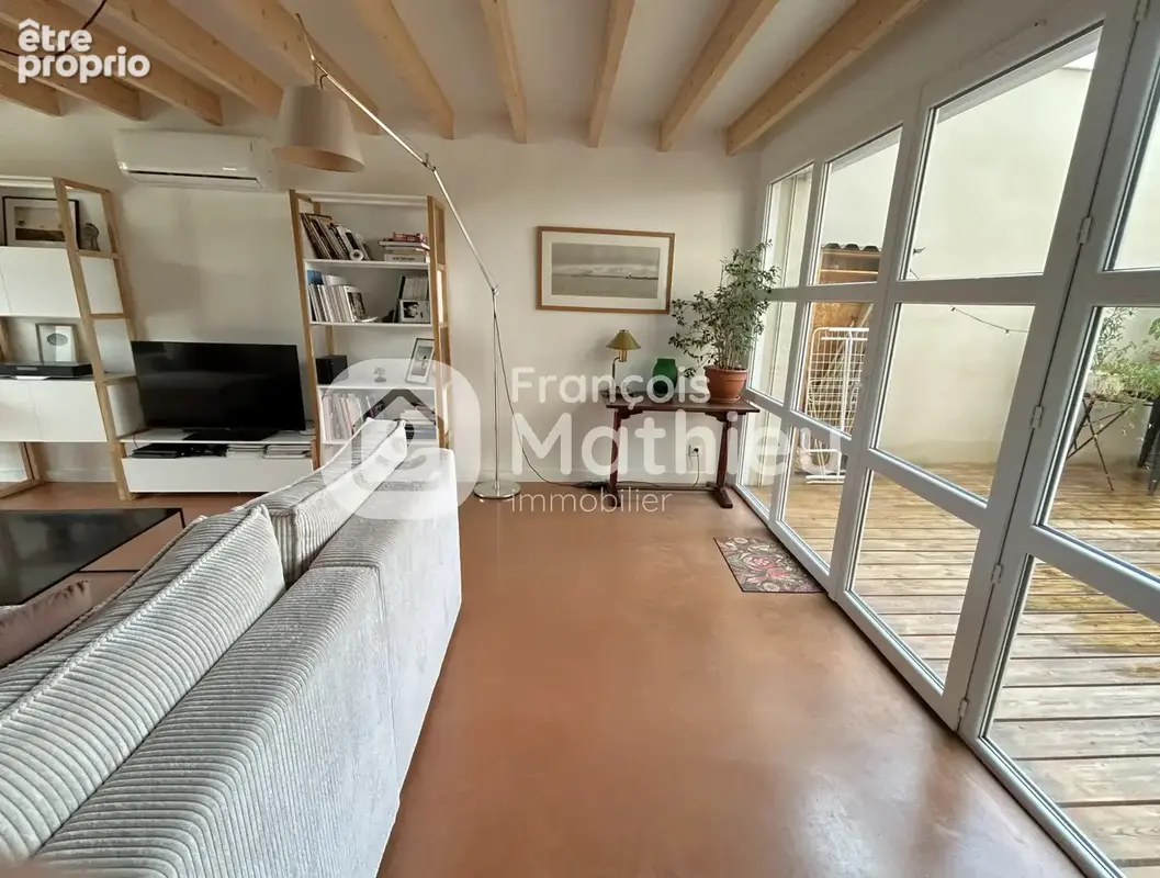 Francheleins - Maison T5 d'environ 165m2 (197 m2 au sol) avec jardin. - photo 7