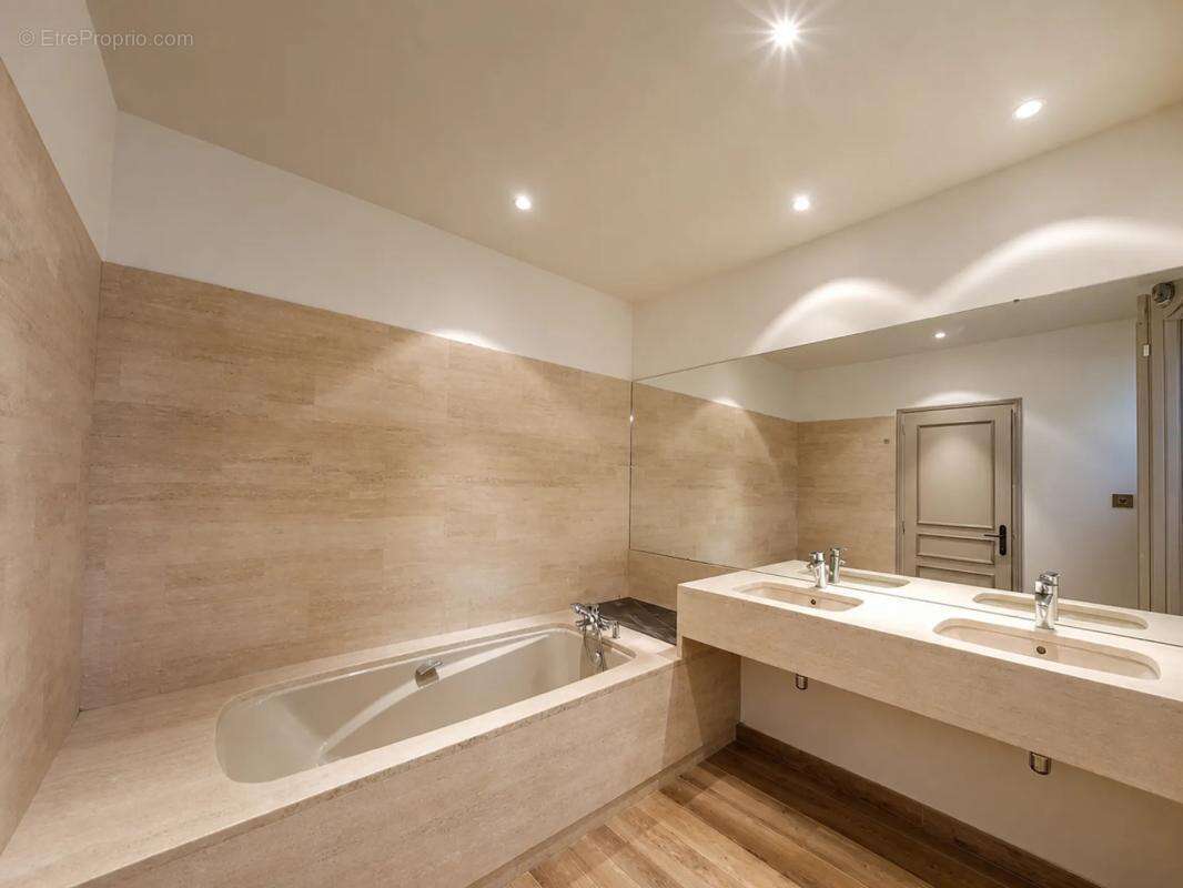 Domaine de réception de charme avec piscine - Parcelle 1 912 m² - photo 19
