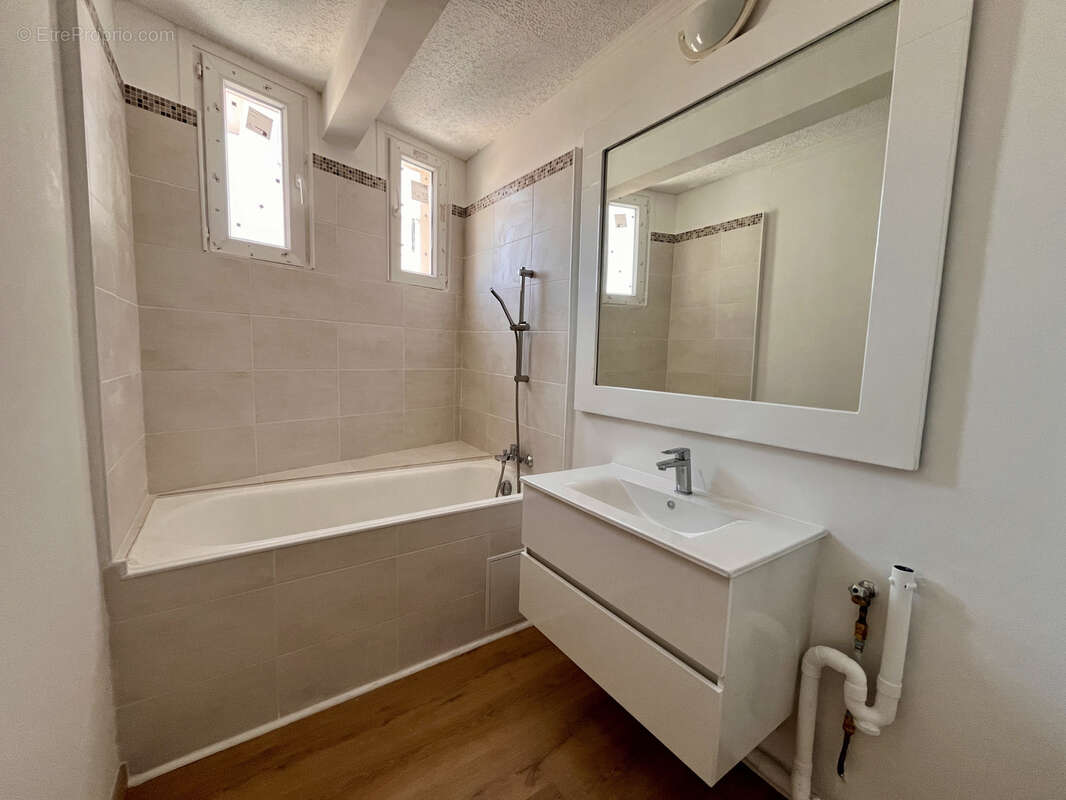 À acheter 160000 € à Toulon (83) : appartement de 70.85m2 - photo 10