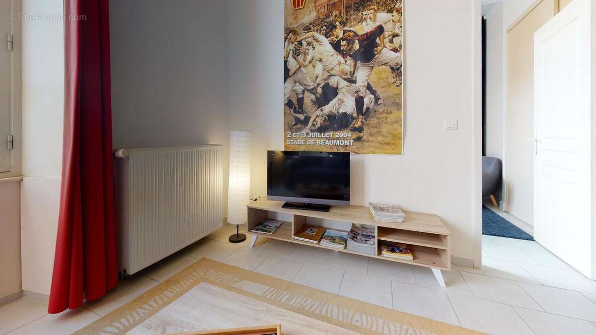 Chai-Merlot-Living-Room.jpg - Appartement à SAINT-CYPRIEN