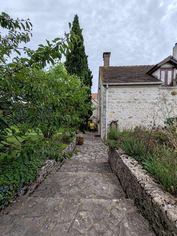 Maison à AUFFERVILLE