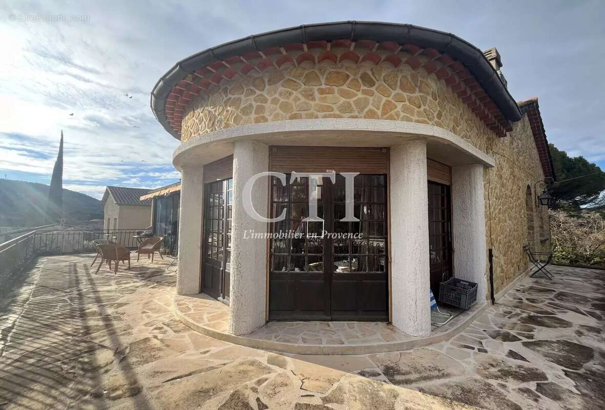 Maison à VAISON-LA-ROMAINE