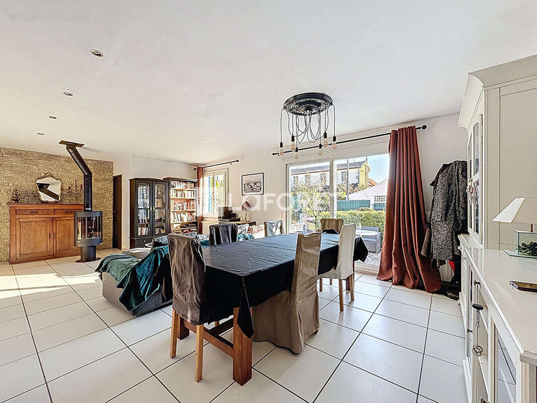 Maison à L'HAY-LES-ROSES