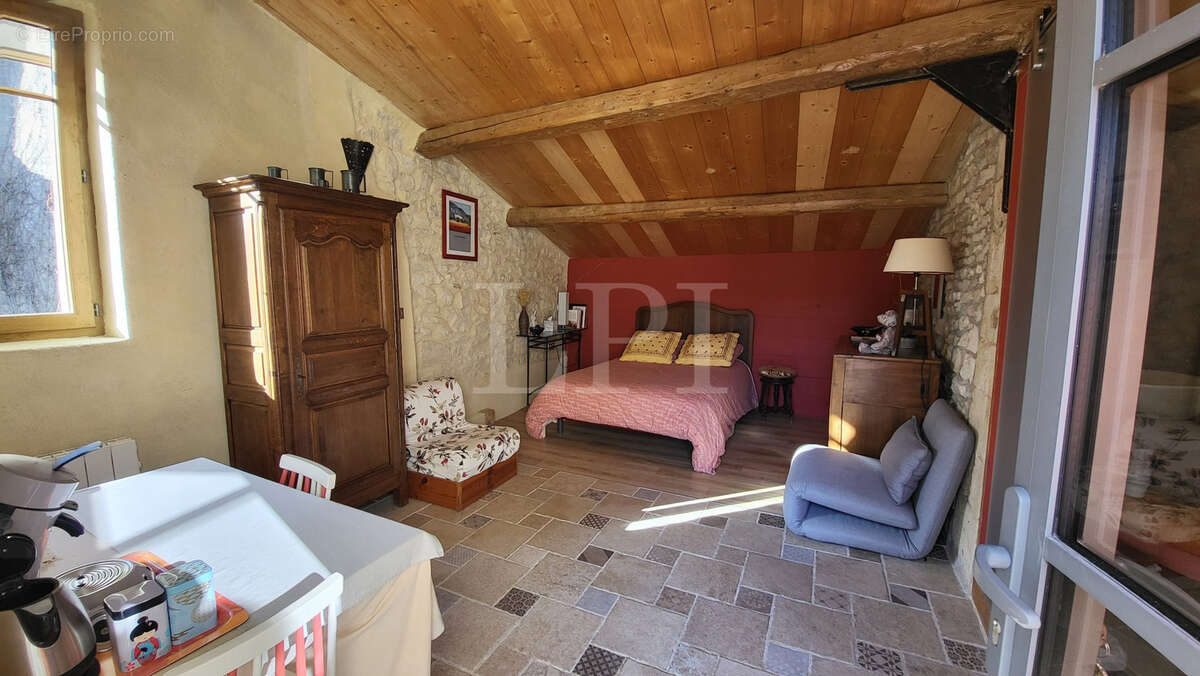 Maison à GORDES