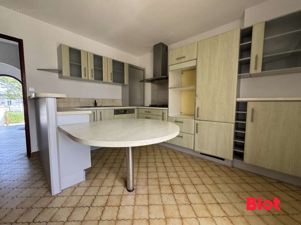 Maison 124 m² à Louvigne-De-Bais  - photo 6