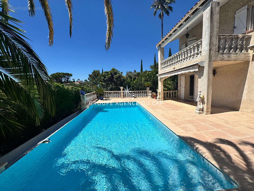 Villa en position dominante 136² piscine valescure - photo 5