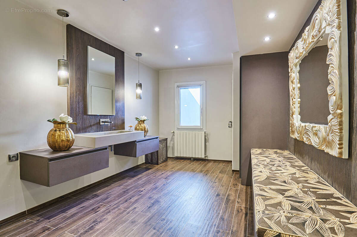 Maison à SAINT-CANNAT