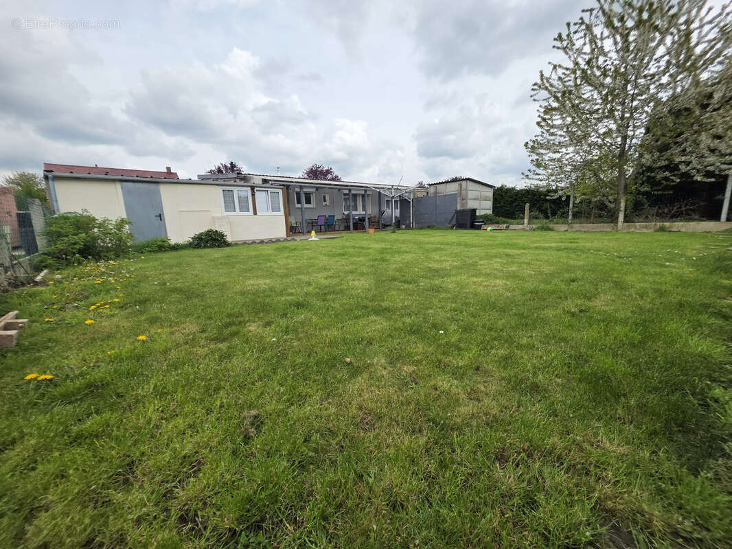 Maison à COURRIERES