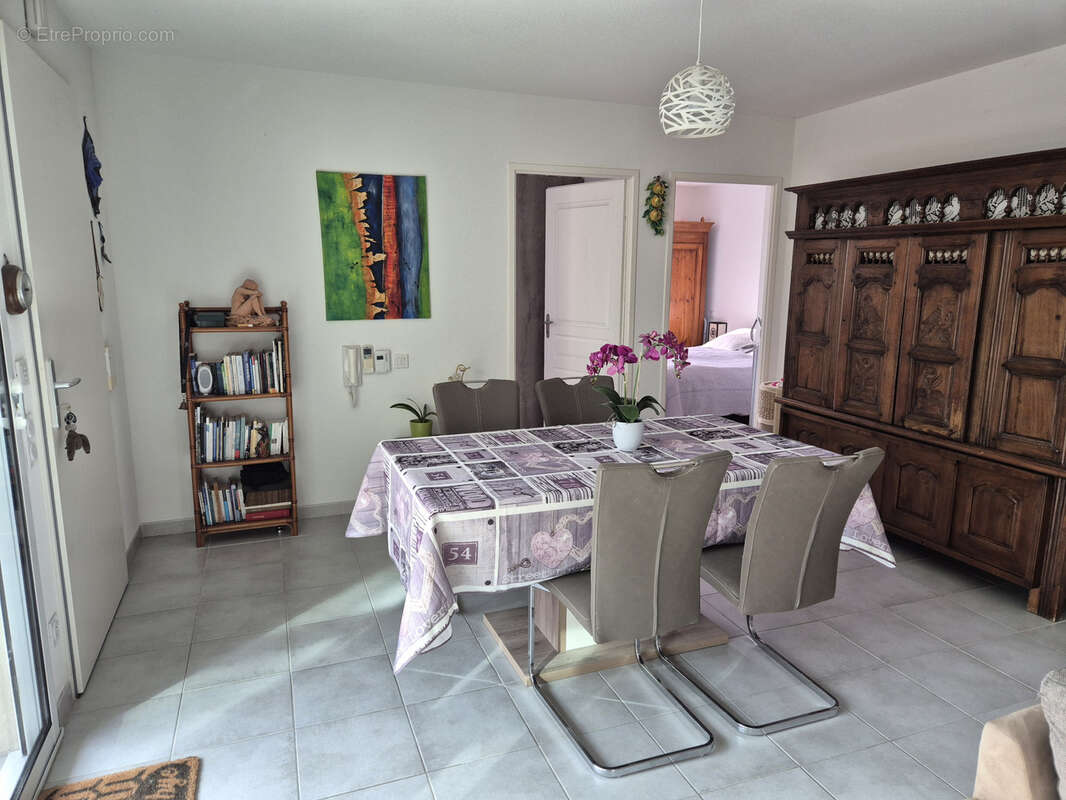 Maison à SAINT-LAURENT-DE-LA-PREE