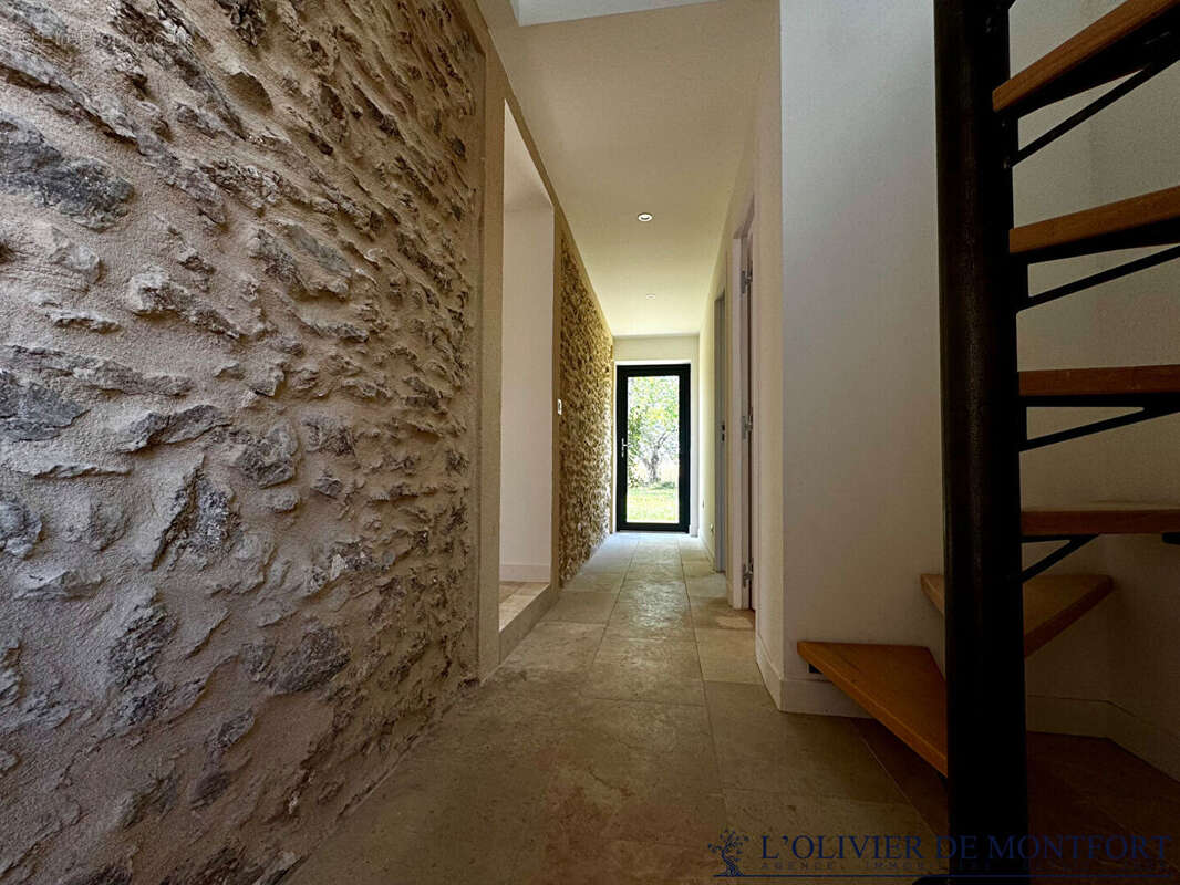 Maison de ville d'exception - 4 pièces, 112 m² au sol, calme et lumineux - photo 8
