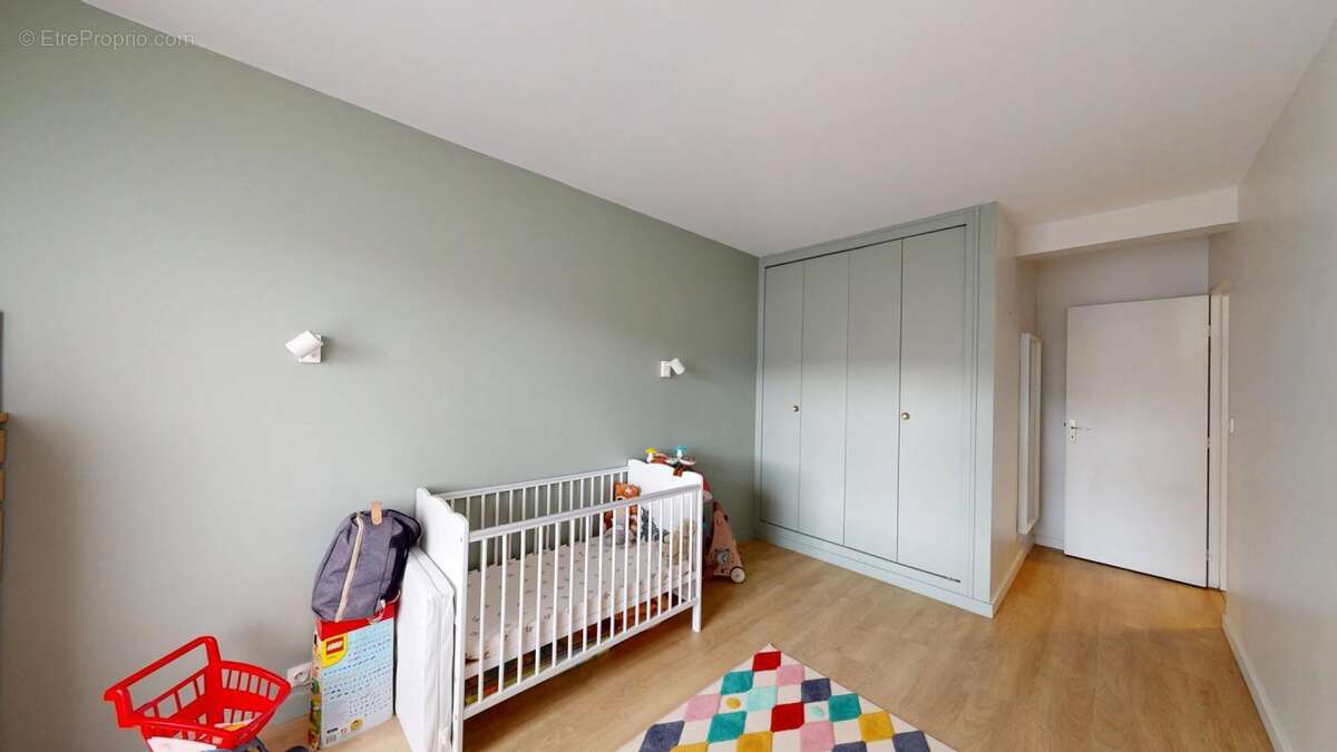 Appartement à LA GARENNE-COLOMBES