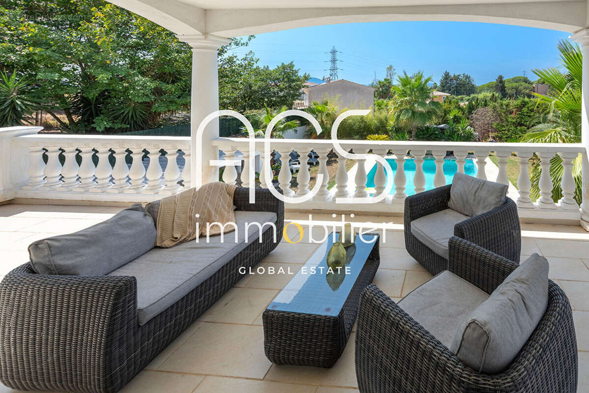 Fréjus - Villa à vendre 172 m², 4 chambres avec piscine & jacuzzi, domaine privé sécurisé - photo 10