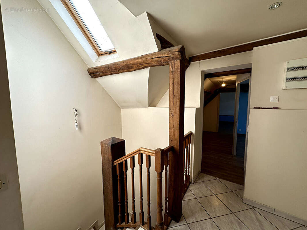 Maison à VILLENEUVE-LA-GUYARD