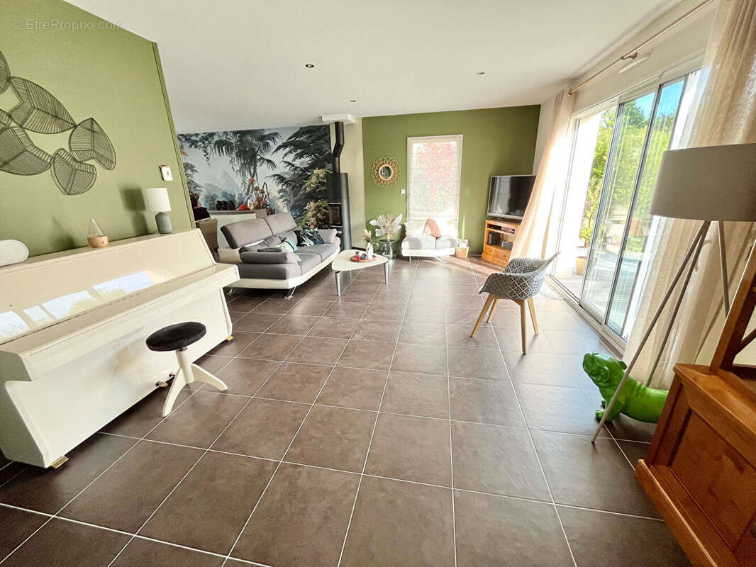 Maison à SAINT-CYR-SUR-LOIRE