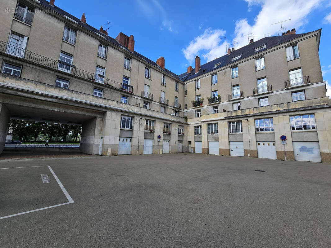 Parking à TOURS