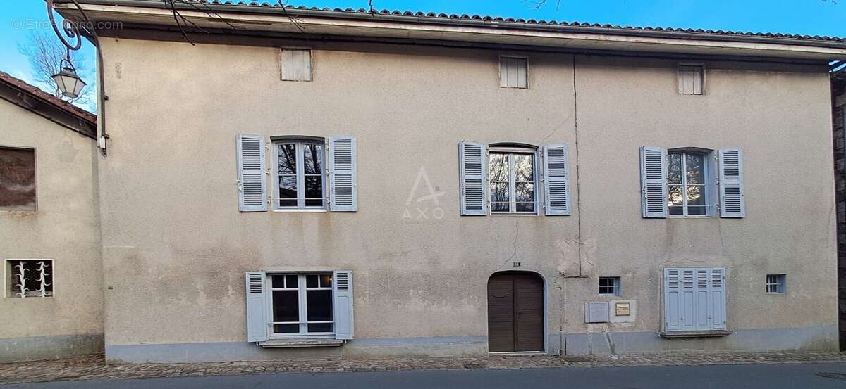 Maison à CONFOLENS