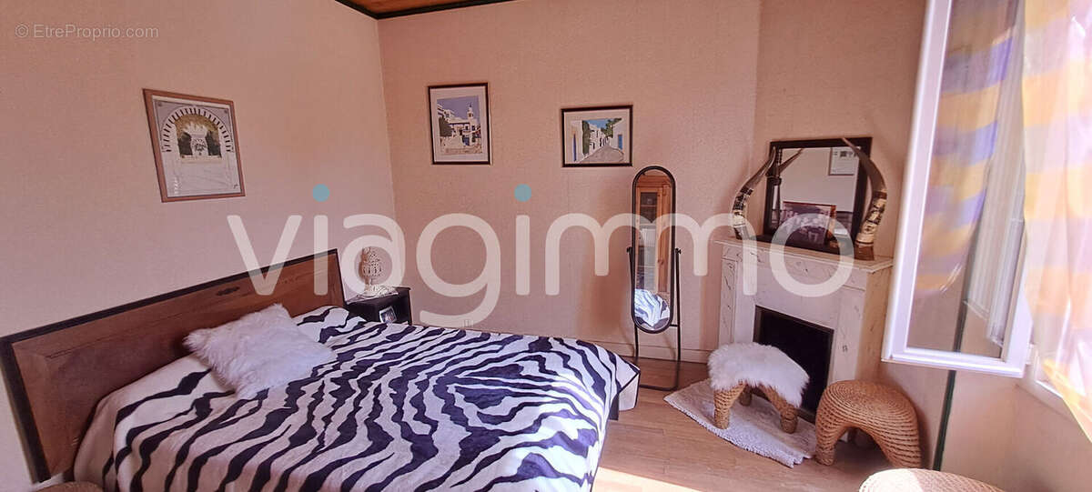 Maison à SAINT-MACAIRE-EN-MAUGES