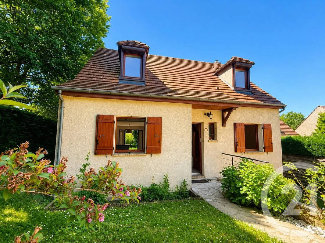 Maison à DAMMARTIN-EN-GOELE
