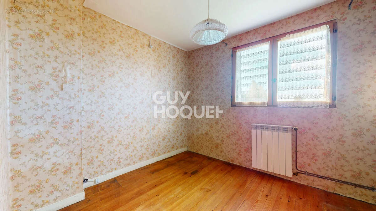 Maison à VELLEXON-QUEUTREY-ET-VAUDEY